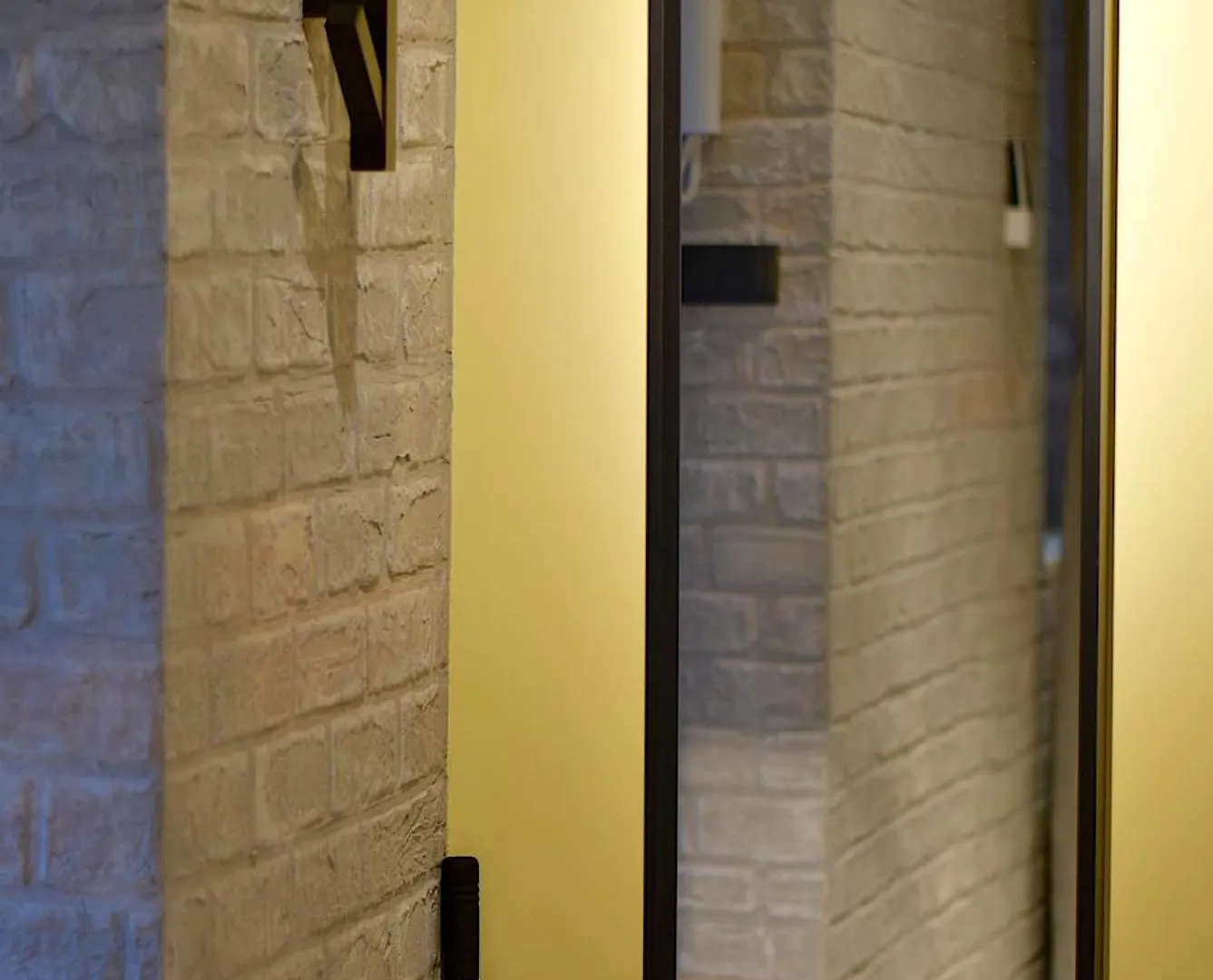 New Faces Design Apartment In Downtown Budapest Hungary