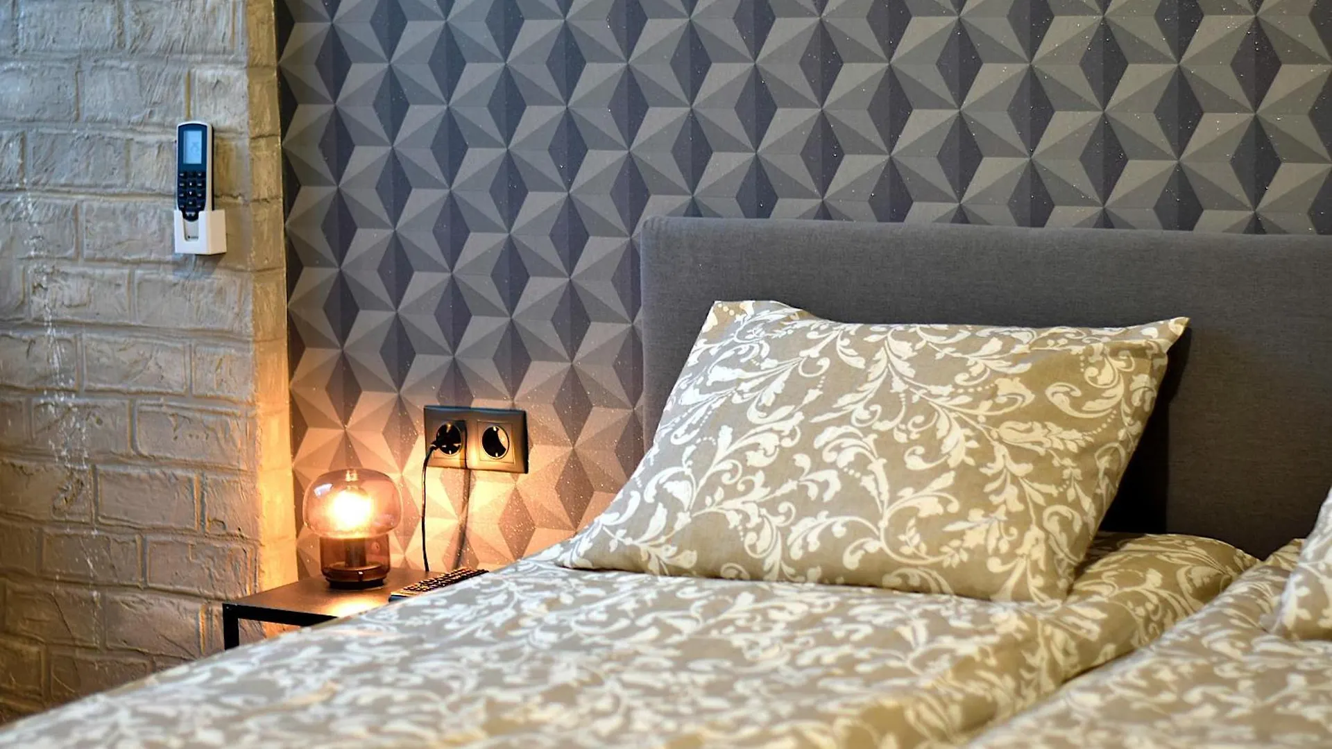 New Faces Design Apartment In Downtown Budapest