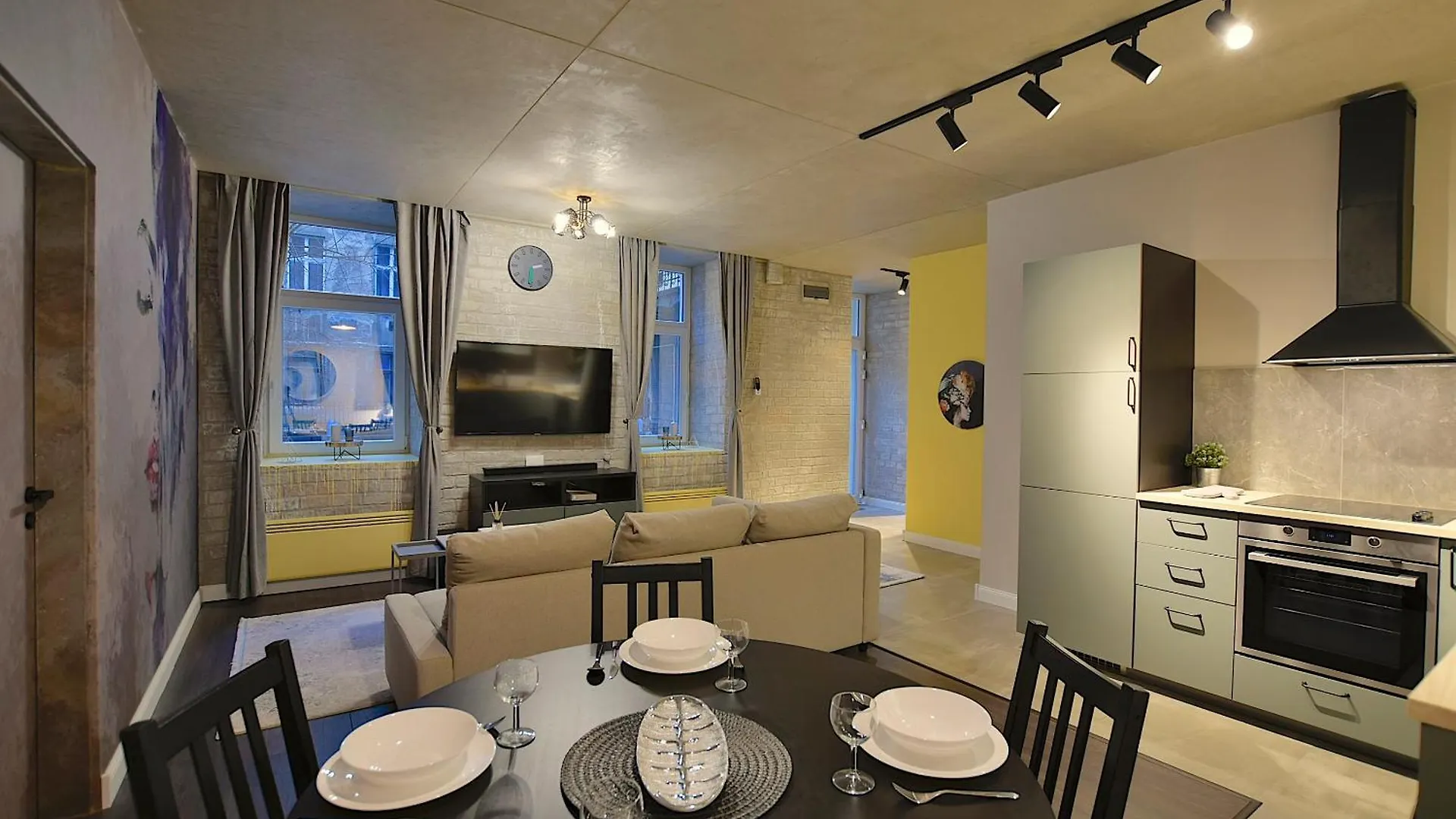 New Faces Design Apartment In Downtown Budapest